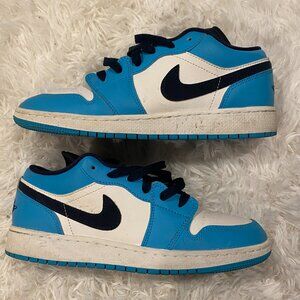 Nike Air Jordan 1 Low UNC Powder Blue Sneakers, Size 6Y / 7.5W  553560-144